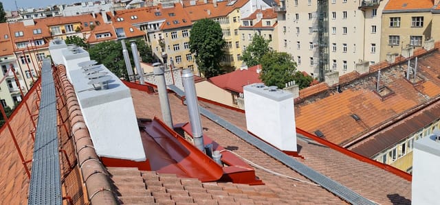 What to do in a roof, facade or chimney emergency