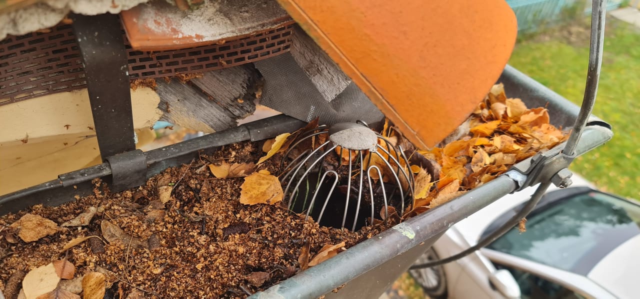 Dirty gutter