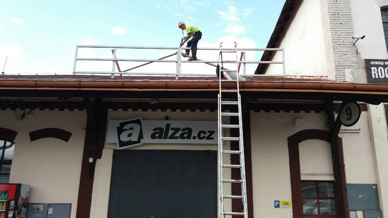 Montage of alza advertising