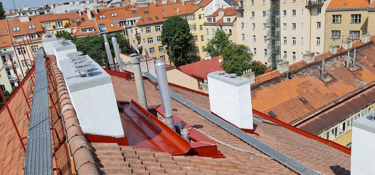 What to do in a roof, facade or chimney emergency